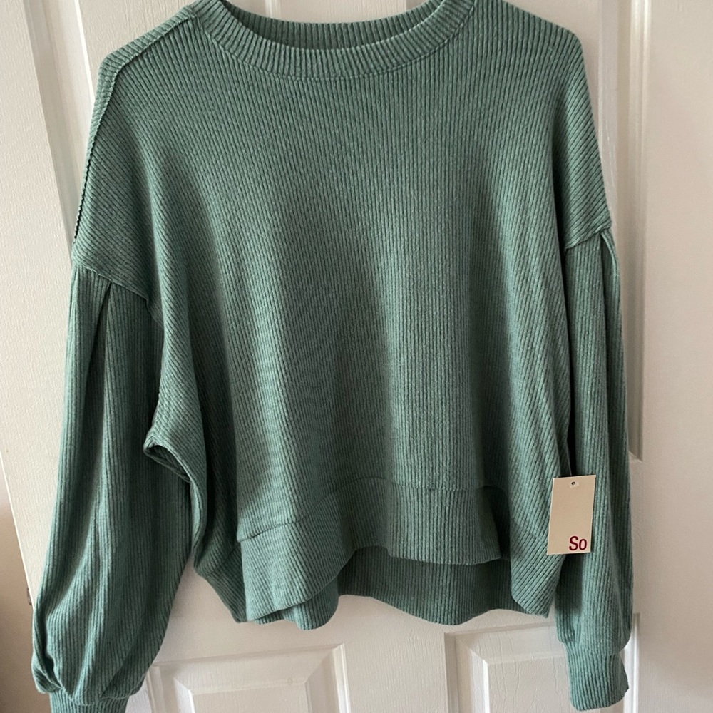 Green balloon sleeve shirt